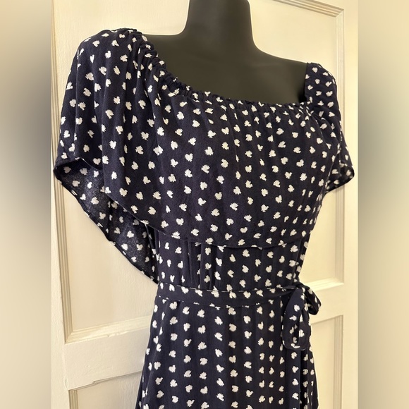 Ann Taylor LOFT Off the Shoulder Navy and White Flowy Dress - Picture 4 of 12